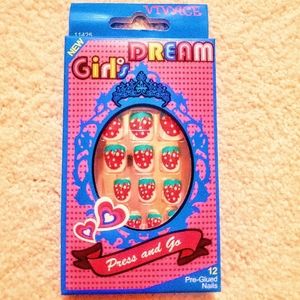 Strawberry🍓Press On Nails